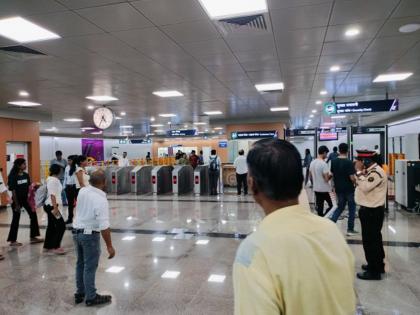 Mandai three minutes from Swargate Happy journey of Pune residents by metro 18 thousand passengers on the first day | Pune Metro: स्वारगेटवरून ३ मिनिटांत मंडई; पुणेकरांचा मेट्रोने सुखकर प्रवास, पहिल्याच दिवशी १८ हजार प्रवासी