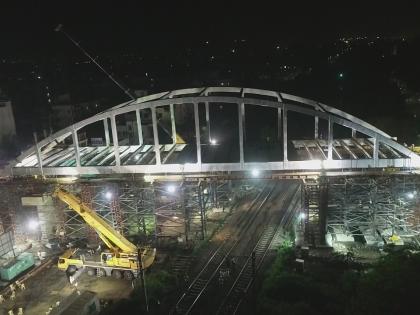 Launch of Manishnagar ROB Bostring Steel Girder Completed | मनीषनगर आरओबी बॉस्ट्रिंग स्टील गर्डरचे लॉन्चिंग पूर्ण