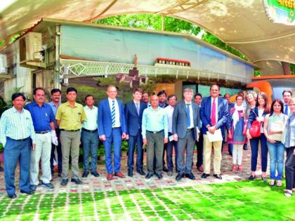 Germany's delegation emphasizes feeder service and cleanliness | जर्मनीच्या शिष्टमंडळाचा फीडर सेवा आणि स्वच्छतेवर भर 