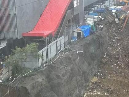 The area outside Magathane metro station is crowded, notice from Mumbai Metro | मागाठाणे मेट्रो स्थानकाबाहेरील भाग खचला, स्थानकात केले बदल