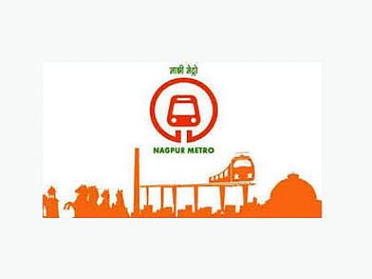 sand falling from lifting hole of Nagpur Metro video goes viral; question over the work of Maha Metro | नागपूर मेट्रोच्या लिफ्टिंग होलमधून वाळू गळती; सोशल मीडियावर व्हिडिओ व्हायरल