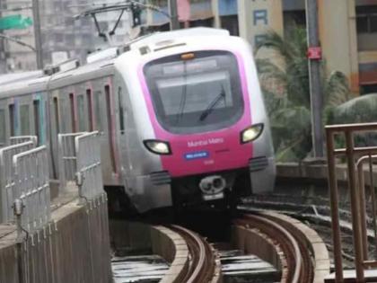 Technical glitch on Mumbai Metro 1 line service to Versova halted passengers suffer | मुंबई मेट्रो- १ मार्गिकेवर तांत्रिक बिघाड, वर्सोवाकडे जाणारी वाहतूक रखडली, प्रवाशांचे हाल Technical glitch on Mumbai Metro 1 line service to Versova halted passengers suffer | मुंबई मेट्रो- १ मार्गिकेवर तांत्रिक बिघाड, वर्सोवाकडे जाणारी वाहतूक रखडली, प्रवाशांचे हाल