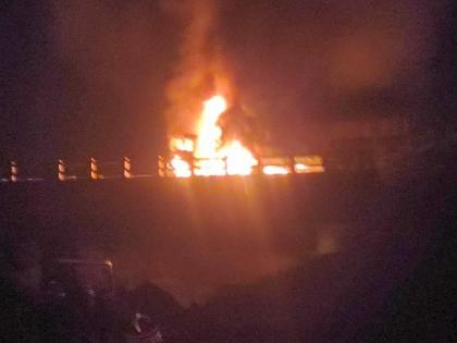 Diesel tanker and container caught fire after accident; One burned to death | डिझेल टँकर व कंटेनरला अपघातानंतर आग; एकाचा जळून मृत्यू