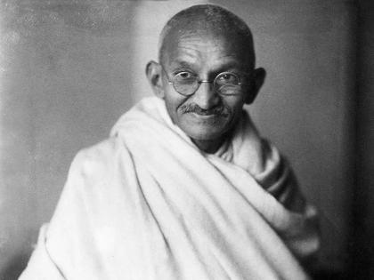 Greater than Mahatma Gandhi Bharat Ratna or other books! | महात्मा गांधी भारतरत्न वा अन्य किताबांपेक्षा खूप मोठे - सर्वोच्च न्यायालय