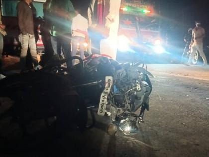 Bus-bike accidents; One person died on the spot, the incident took place at Chalburga Pati late at night | बस-दुचाकी अपघात; एक जण जागीच ठार, चलबुर्गा पाटी येथे रात्री उशिरा घडली घटना