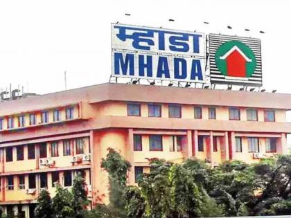 issue of the house that has been pending for 35 years is on the way; Hearing on nine applications on MHADA's Democracy Day | घराचा ३५ वर्षांपासून रखडलेला प्रश्न लागला मार्गी; म्हाडाच्या लोकशाही दिनात नऊ अर्जांवर सुनावणी