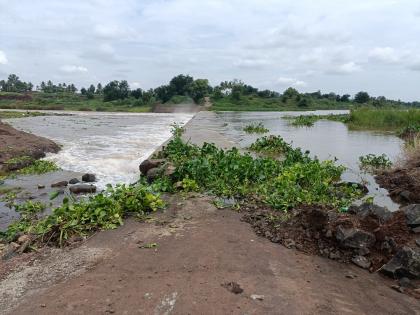 Mhaisal-Kanwad dam under water, Sangli-Kolhapur district disconnected | म्हैसाळ-कनवाड बंधारा पाण्याखाली, सांगली-कोल्हापूर जिल्हाचा संपर्क तुटला