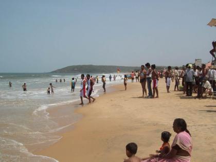 Beaches are ready to welcome the new year in goa | नवीन वर्षाच्या स्वागतास किनारे सज्ज; लाखो देशी विदेशी पर्यटक गोव्यात दाखल