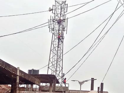 Unauthorized mobile tower at Mhasla; Complaint to the municipality | म्हसळा येथे अनधिकृत मोबाइल टॉवर; नगरपंचायतीकडे तक्रार