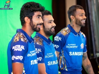 IPL 2020: Mumbai Indians first team to reach 5M Instagram followers ,CSK at no.2 | IPL 2020 : मुंबई इंडियन्सनं मैदानावर उतरण्यापूर्वी CSKला नमवलं; घेतली मोठी भरारी!