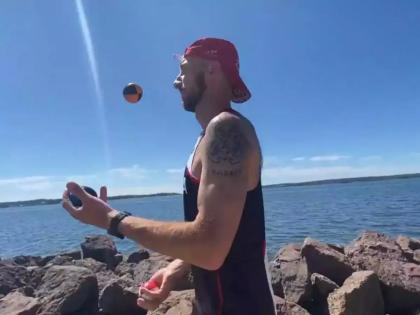 Michael Bergeron, of Prince Edward Island in Canada broke Guinness World Record | कॅनेडिन व्यक्तीचा विश्वविक्रम! कमी वेळात १० किमी जॉगिंग करून मोडला गिनी वर्ल्ड रेकॉर्ड