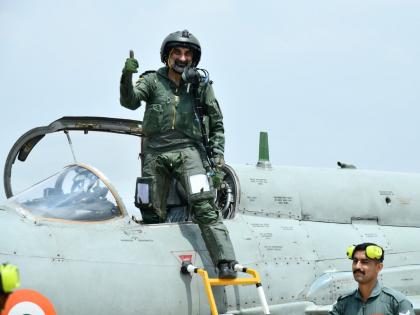Mig 21: Defeated Pakistan many times in 60 years; Fighter aircraft 'Mig-21' made its last flight before saying goodbye! | Mig 21 : ६० वर्षांत पाकिस्तानला अनेकदा दिली मात; निरोप घेण्यापूर्वी लढाऊ विमान 'मिग-२१'ने केले शेवटचे उड्डाण! Mig 21: Defeated Pakistan many times in 60 years; Fighter aircraft 'Mig-21' made its last flight before saying goodbye! | Mig 21 : ६० वर्षांत पाकिस्तानला अनेकदा दिली मात; निरोप घेण्यापूर्वी लढाऊ विमान 'मिग-२१'ने केले शेवटचे उड्डाण!
