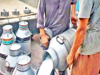 Milk purchase price hike by Rs 1 in new year; Decision in the meeting of Pune District Co-operative Milk Association | दूध खरेदी दरात १ रुपयाने वाढ; शेतकऱ्यांना कात्रज दूध संघाकडून नवीन वर्षांची भेट 