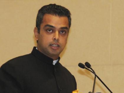 Milind Deora, Sanjay Nirupam absent in Mahavikas Aghadi's Oath-taking ceremony | मिलिंद देवरा, संजय निरूपम यांनी फिरविली शपथविधीकडे पाठ  