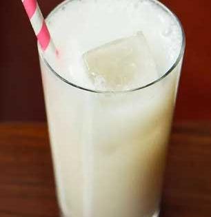 डार्लिंग-डार्लिंग दिल क्यों तोडा, पी लो आलम सोडा! 'धुरंदर' सिनेमातला दूध सोडा सोशल मीडियावर व्हायरल, काय आहे खास?