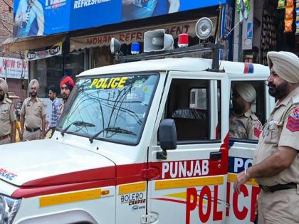 punjab local government minister escort vehicle attacked punjab police arrests four | मंत्र्यांच्या एस्कॉर्ट वाहनावर हल्ला, चार मद्यधुंद तरुणांना पोलिसांनी केली अटक!