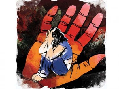 Facebook friends betrayed: 14-year-old girl raped | फेसबुक फ्रेंडशिपने केला विश्वासघात : १४ वर्षाच्या मुलीवर बलात्कार