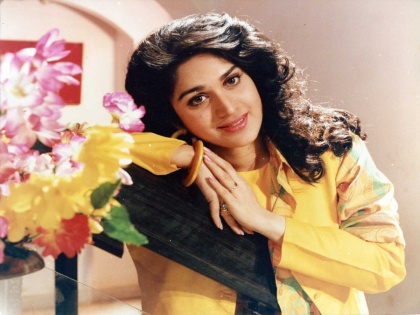Unheard love story of Kumar Sanu and Bollywood actress meenakshi seshadri | मिनाक्षी शेषाद्री या प्रसिद्ध गायकासोबत होती नात्यात, तिच्यासाठी पत्नीसोबत घेतला होता घटस्फोट?