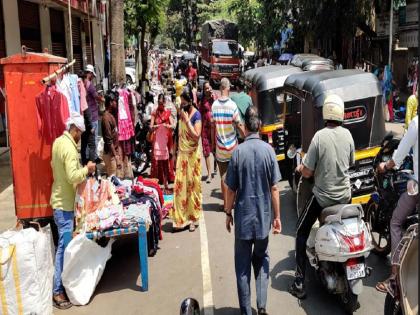 Bhayander West's illegal Sunday market revives; Municipal Corporation has not taken any action despite the huge traffic jam | भाईंदर पश्चिमेचा बेकायदा रविवार बाजार पुन्हा जोमात; वाहतुकीची प्रचंड कोंडी होऊन देखील महापालिकेची कारवाई नाही