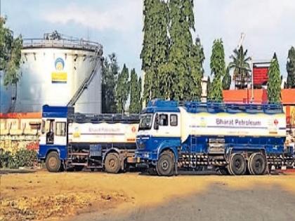 Gag smuggling petrol-diesel from Miraj railway wagon busted, 600 liters of diesel seized | मिरजेत रेल्वे वॅगनमधून पेट्रोल-डिझेल पळवणारी 'गॅग' पसार, ६०० लिटर डिझेल पकडले