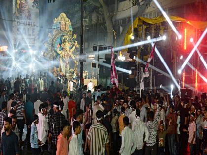 Ganesh Visarjan procession was silenced after midnight In Kolhapur | कोल्हापुरात गणेश विसर्जन मिरवणुकीत रात्री बारानंतर आवाज बंद म्हणजे बंदच