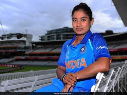 Mithali Raj's world record, without batting and bowling | फलंदाजी आणि गोलंदाजी न करताही मिताली राजचा विश्वविक्रम