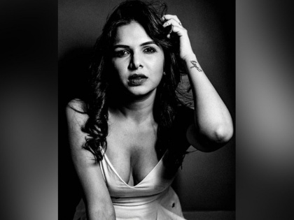 Marathi Actress Mitali Mayekar Hot Cleavage Photo Viral | मिताली मयेकरने हा फोटो केला शेअर, पण.....