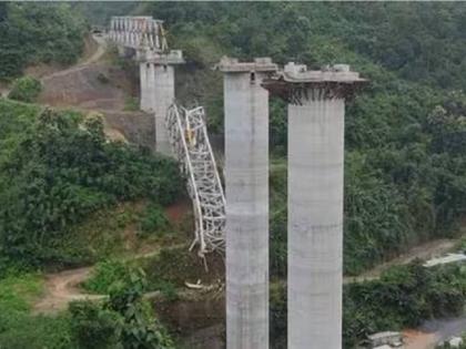 Railway Bridge to Kesal followed by Crane; 18 people were killed | क्रेनपाठाेपाठ काेसळला रेल्वेपूल; १८ जण ठार; मिझोरमच्या ऐझवालमध्ये भीषण दुर्घटना