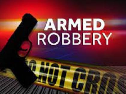 Armed rdacoits looted cash and jewellery from a house in Shivangaon Colony Nagpur | पहाटे पहाटे दरोडेखोर घरात घुसले, नवदाम्पत्याला वेठीस धरून रोख व दागिने लुटून नेले