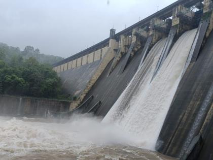 Modak-Sagar became the first lake to supply water to Mumbai | मुंबईला पाणीपुरवठा करणाऱ्या तलावांमध्ये मोडक-सागर ठरला भरुन वाहणारा पहिला तलाव