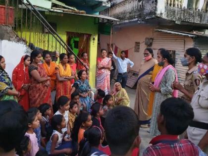 Police Didi interaction with young girls in nagpur about safety | पोलीस ‘दीदीं’कडून गुड टच, बॅड टचचे धडे