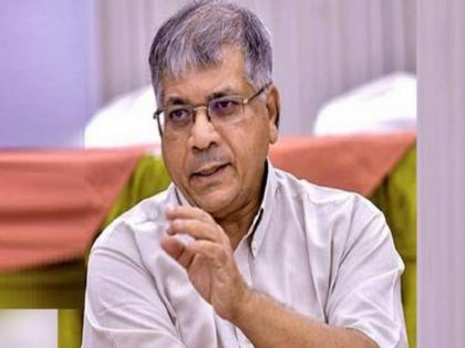 Vanchit Bahujan Aghadi Prakash Ambedkar has criticized the state government and the central government over the reservation of OBCs | सरकारने ओबीसीच्या राजकीय आरक्षणाचं खोबरं करायचं ठरवलंय; प्रकाश आंबेडकरांची टीका