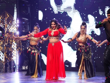 A blast of entertainment in 'Dangal Naya Saal Dhamaal', Monalisa's powerful dance performance | 'दंगल नया साल धमाल'मध्ये मनोरंजनाचा धमाका, मोनालिसाचा दमदार डान्स परफॉर्मन्स