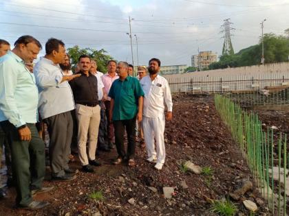 The road leading to Kalyan Khadi Ganesh Ghat will be opened before Ganeshotsav; KDMC Commissioner inspected | कल्याण खाडी गणेश घाटाकडे जाणारा रस्ता गणेशोत्सवापूर्वी खुला केला जाईल; केडीएमसी आयुक्तांनी केली पाहणी