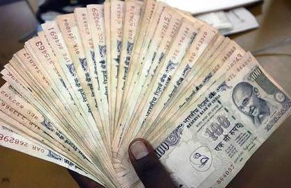 400 thousand rupees lost in saving of 400 rupees | ४०० रुपये वाचविण्याच्या नादात गमावले साडेदहा हजार