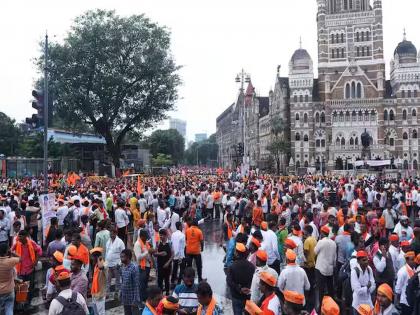 During the protest, rain came to the aid of the police... | आंदोलनादरम्यान, पोलिसांच्या मदतीला पाऊस आला धावून... During the protest, rain came to the aid of the police... | आंदोलनादरम्यान, पोलिसांच्या मदतीला पाऊस आला धावून...