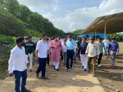 MNS MLA Raju Patil visited Karjat nagarpalika for zero waste inspection | मनसे आमदार राजू पाटील यांनी दिली शून्य कचरा पाहणीसाठी कर्जत नगरपालिकेस भेट