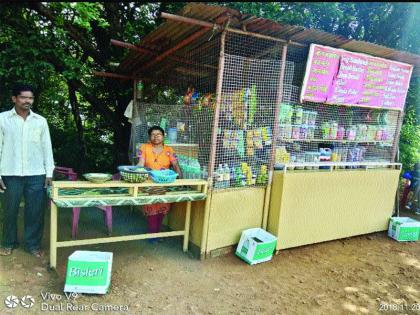 Matheran breaks down with professionals | माथेरानमध्ये मंदीने व्यावसायिकांचे मोडले कंबरडे