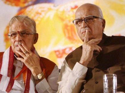 Advani, Joshi's address clear, not to become Father figure | ‘फादर फिगर’ ठरू नये म्हणून अडवाणी, जोशींचा पत्ता साफ