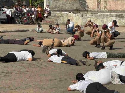 Operation Study Mock Drill Completed in Bhiwandi; Administration Ready for Warlike Situation | भिवंडीत ऑपरेशन अभ्यास मॉक ड्रिल संपन्न; युद्धजन्य परिस्थितीसाठी प्रशासन सज्ज Operation Study Mock Drill Completed in Bhiwandi; Administration Ready for Warlike Situation | भिवंडीत ऑपरेशन अभ्यास मॉक ड्रिल संपन्न; युद्धजन्य परिस्थितीसाठी प्रशासन सज्ज