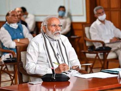 pm modi instructions equip the health system more on omicron variant situation in country | आरोग्य यंत्रणा अधिक सुसज्ज करा; आढावा बैठकीत पंतप्रधान मोदींचे निर्देश