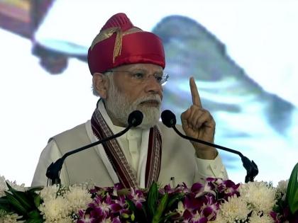 Speaking in Marathi, the Prime Minister won the hearts of the people of Pune by saying "This is the land of Shivaraya". | "ही पुण्यभूमी शिवरायांची धरती..." मराठीत बोलून पंतप्रधानांनी जिंकली पुणेकरांची मने