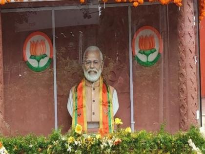 Narendra Modi Temple Pune : Why was Modi's temple in Pune removed? Peacock Munde, who built the temple, explained the reason behind it | Narendra Modi Temple Pune : पुण्यातील मोदींचं मंदिर का हटवलं? मंदिर बांधणाऱ्या मयूर मुंडेंनी सांगितलं त्यामागचं 'हे' कारण 