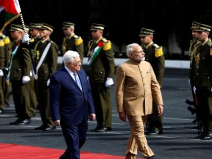 India to help Palestinians; PM Modi's discussion with Abbas | पॅलेस्टिनींना भारत करणार मदत; पंतप्रधान मोदींची अब्बास यांच्याशी चर्चा 