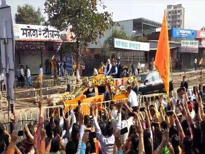 Prime Minister narendra modi Road Show before youth festival | 'मोदी मोदी'चा गजर...; पंतप्रधानांच्या 'रोड शो'ने संचारला युवा महोत्सवात उत्साह