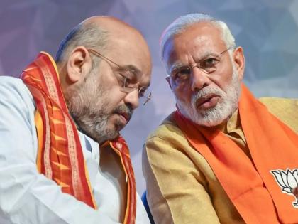 Coronavirus: Shiv Sena targets PM Narendra Modi Goverment over lockdown rajiv bajaj remarks | सरकार पाडायचं नियोजन करता, तसं टाळेबंदीचंही करायला हवं होतं; शिवसेनेचा मोदी-शाहांना टोला 