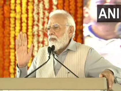 PM Modi attacks KCR in Telangana, says 'most corrupt govt' | केसीआर सरकार म्हणजे सर्वात भ्रष्ट सरकार, नरेंद्र मोदींचा तेलंगणात हल्लाबोल 