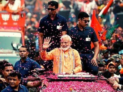 Narendra Modi will be welcomed with 25 quintals of rose petals in varanasi two days visit | वाराणसीमध्ये 25 क्विंटल गुलाबाच्या पाकळ्यांनी करणार मोदींचं स्वागत; होणार फुलांचा वर्षाव