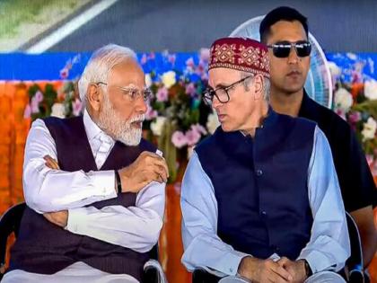 Jammu Kashmir: What even the British could not do, Prime Minister Modi did; Praise from Omar Abdullah | जे इंग्रजांनाही जमले नाही, ते पंतप्रधान मोदींनी करुन दाखवले; ओमर अब्दुल्लांकडून स्तुतीसुमने Jammu Kashmir: What even the British could not do, Prime Minister Modi did; Praise from Omar Abdullah | जे इंग्रजांनाही जमले नाही, ते पंतप्रधान मोदींनी करुन दाखवले; ओमर अब्दुल्लांकडून स्तुतीसुमने