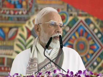 'If an employee can be suspended, why not the Prime Minister?', Modi targets Congress over PM-CM Bill | 'कर्मचारी निलंबित होऊ शकतो, तर पंतप्रधान का नाही?', PM-CM विधेयकावरुन मोदींचा काँग्रेसवर निशाणा 'If an employee can be suspended, why not the Prime Minister?', Modi targets Congress over PM-CM Bill | 'कर्मचारी निलंबित होऊ शकतो, तर पंतप्रधान का नाही?', PM-CM विधेयकावरुन मोदींचा काँग्रेसवर निशाणा